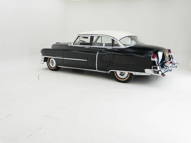 Image 4/15 of Cadillac 60 Special Fleetwood Coupe (1953)