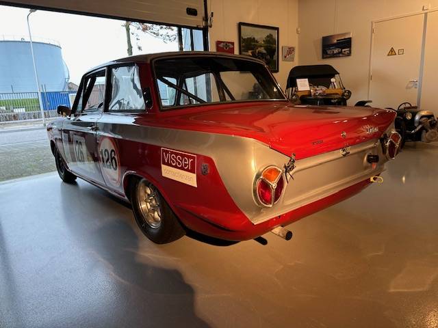 Image 3/9 of Ford Cortina GT (1965)