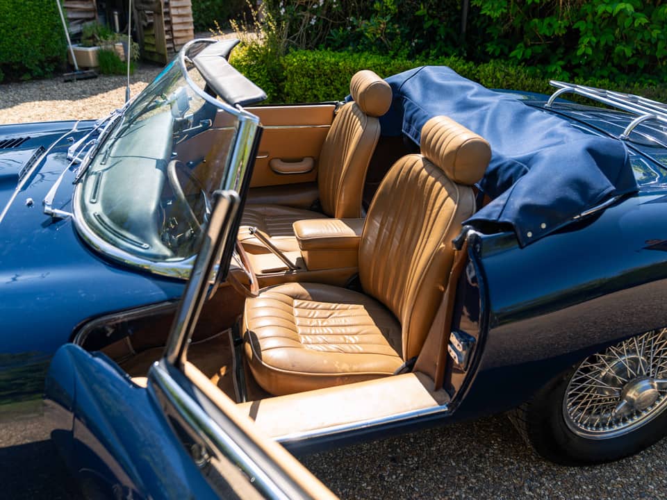 Image 63/86 de Jaguar E-Type (1967)