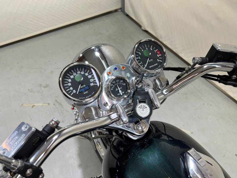 Image 13/16 of Norton Commando 850 Roadster (1975)