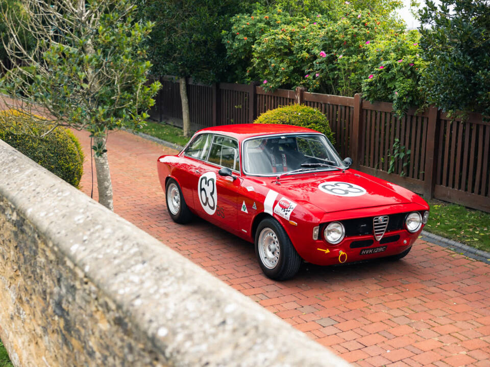 Image 13/16 de Alfa Romeo Giulia Sprint GTA (1965)