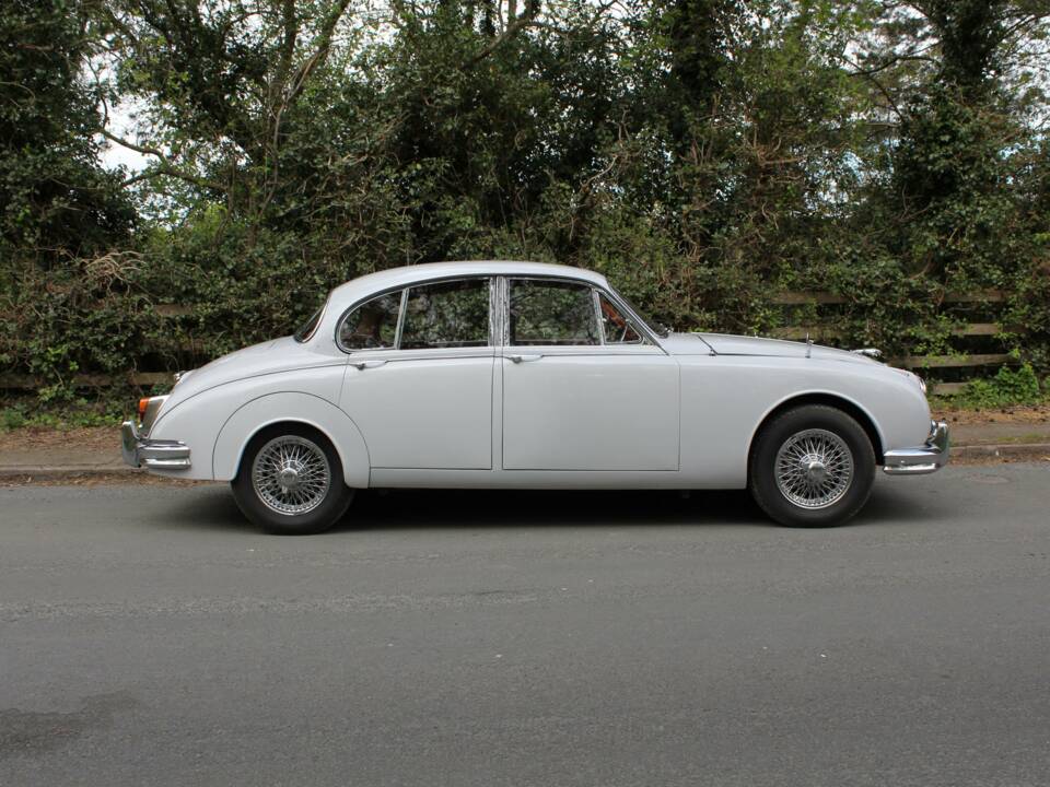 Image 7/18 of Jaguar Mk II 3.4 (1961)