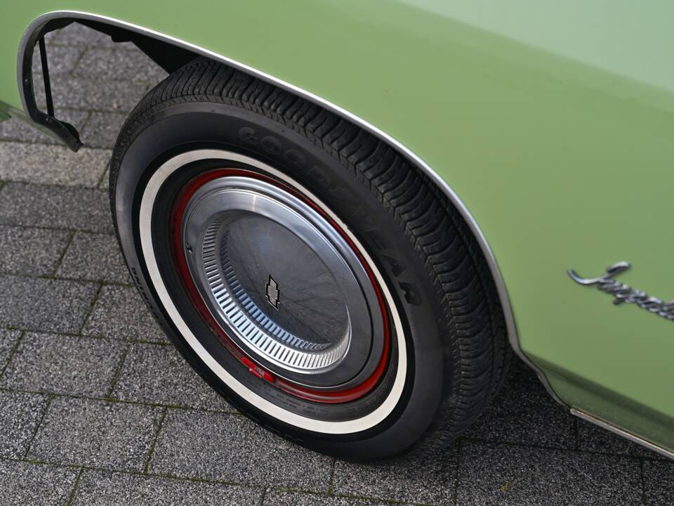 Image 11/44 of Chevrolet Impala (1974)