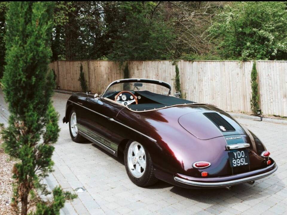 Image 5/15 of Intermeccanica Speedster (1973)