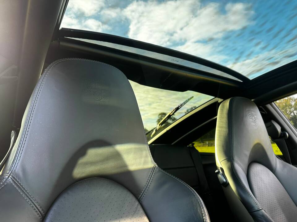 Image 27/54 de Porsche 911 Carrera (2003)