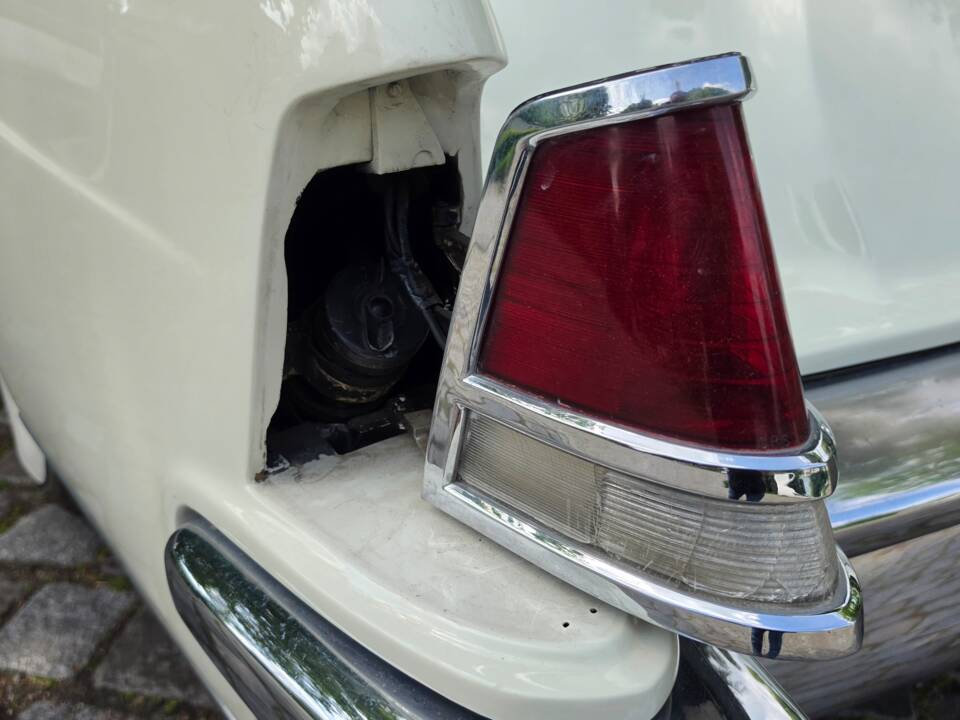 Image 39/75 of Lincoln Continental Mark II (1956)