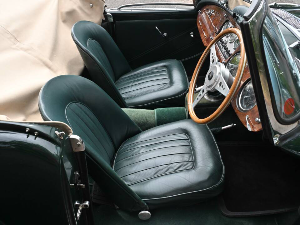 Afbeelding 36/50 van Daimler SP 250 (1963)