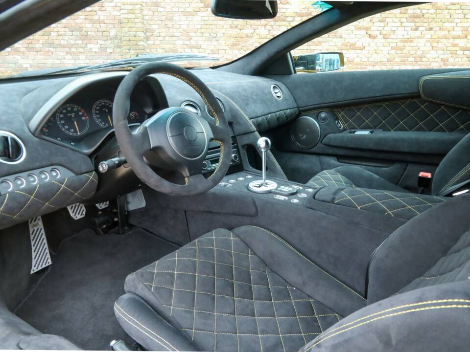 Immagine 11/50 di Lamborghini Murciélago (2002)