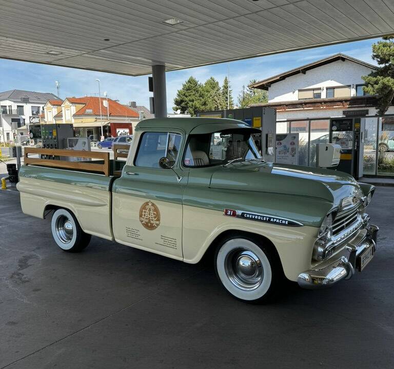 Image 3/6 of Chevrolet Apache Fleetside (1959)