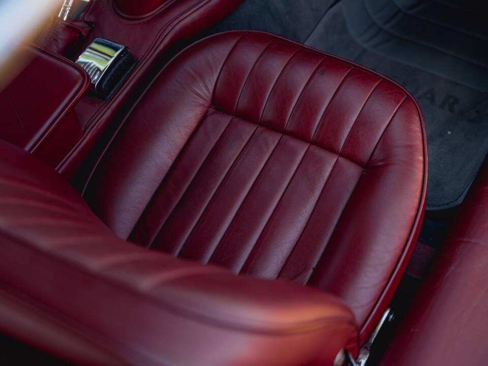 Image 16/20 de Jaguar Type E (2+2) (1967)