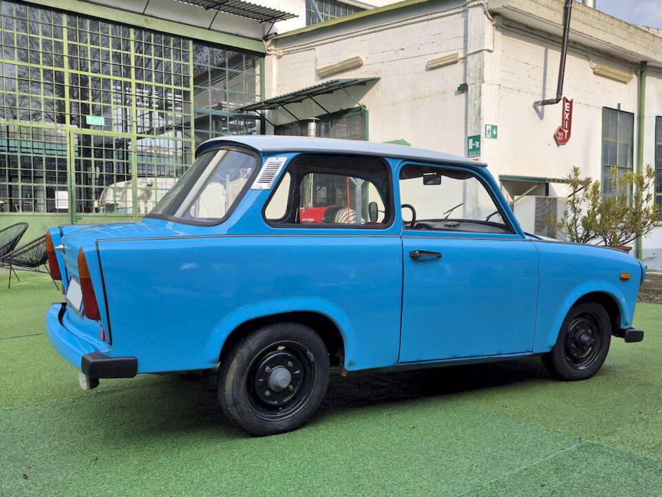 Image 11/45 of Trabant 601 (1966)