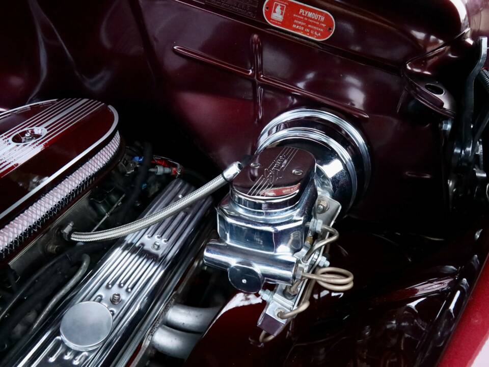 Image 22/50 of Plymouth Special Deluxe (1950)