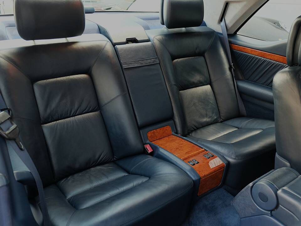 Image 32/70 de Mercedes-Benz CL 500 (1997)