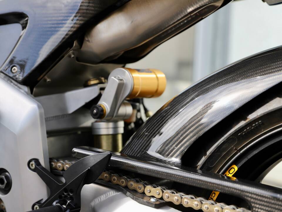 Image 35/69 of Petronas FP1 (2003)