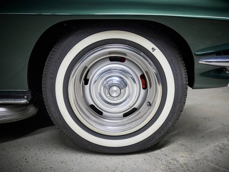 Image 26/78 of Chevrolet Corvette Stingray 427 (1967)
