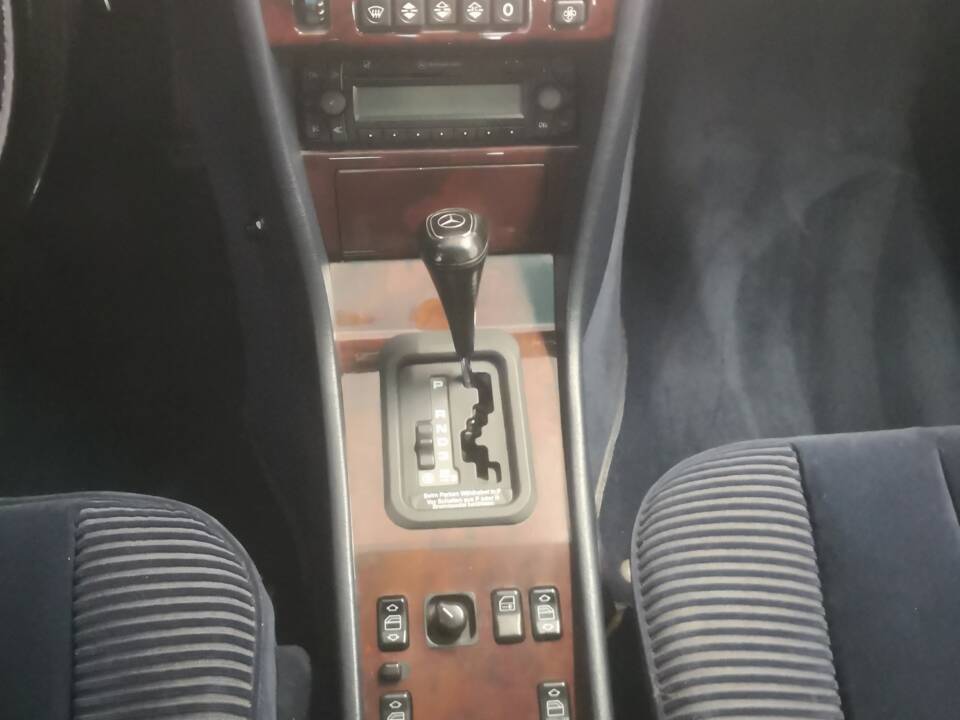 Bild 15/19 von Mercedes-Benz E 420 (1994)