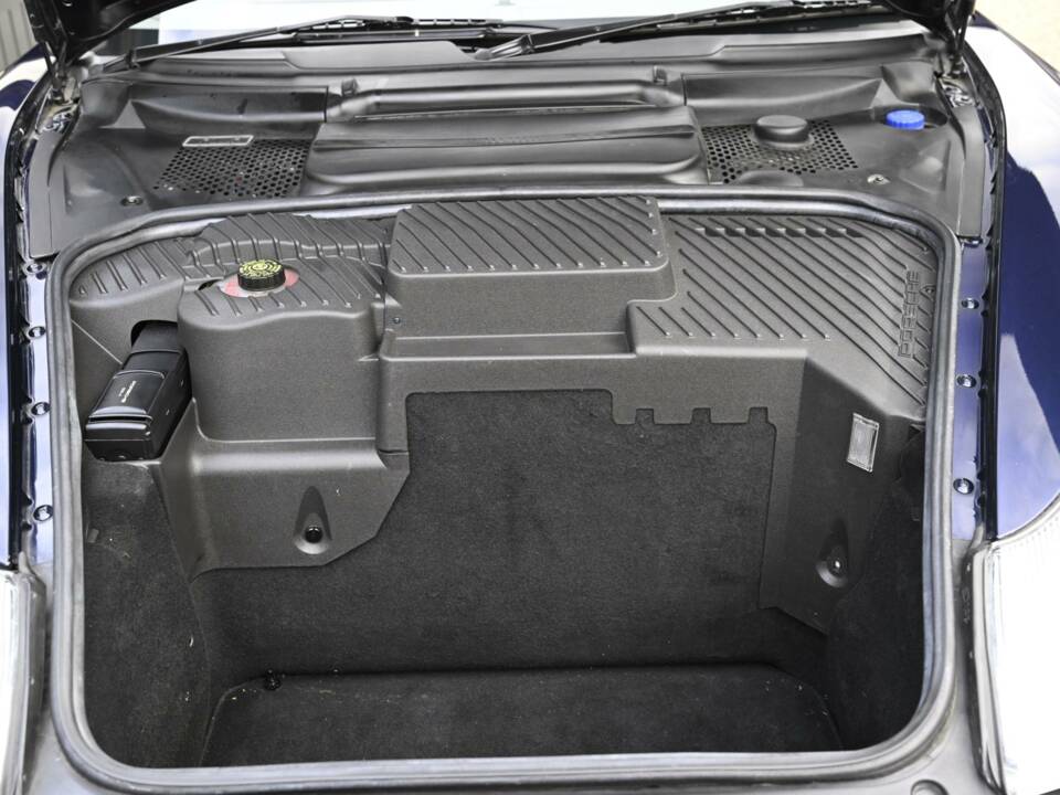 Bild 25/50 von Porsche 911 Carrera 4S (2004)