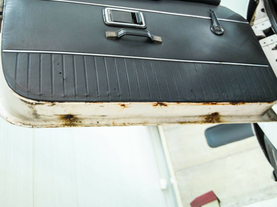 Afbeelding 40/50 van MG MGB GT (1972)