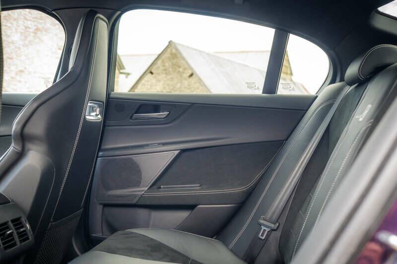 Image 21/50 of Jaguar XE SV Project 8 (2018)
