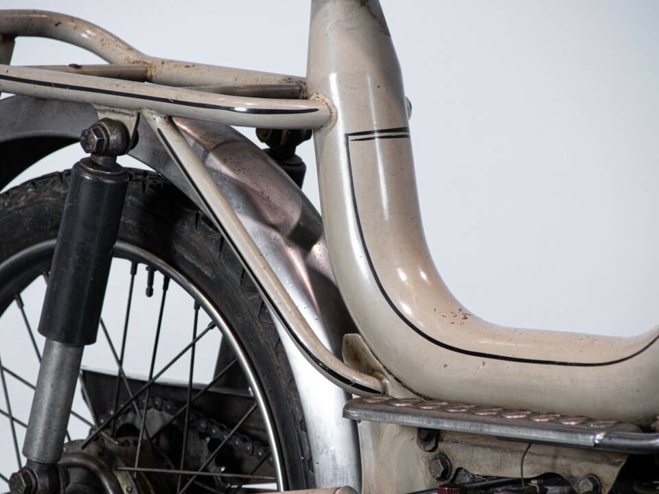 Image 33/50 of Oemmeci DUMMY (1978)