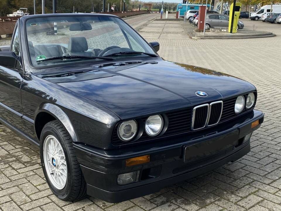 Image 6/8 of BMW 318i (1991)