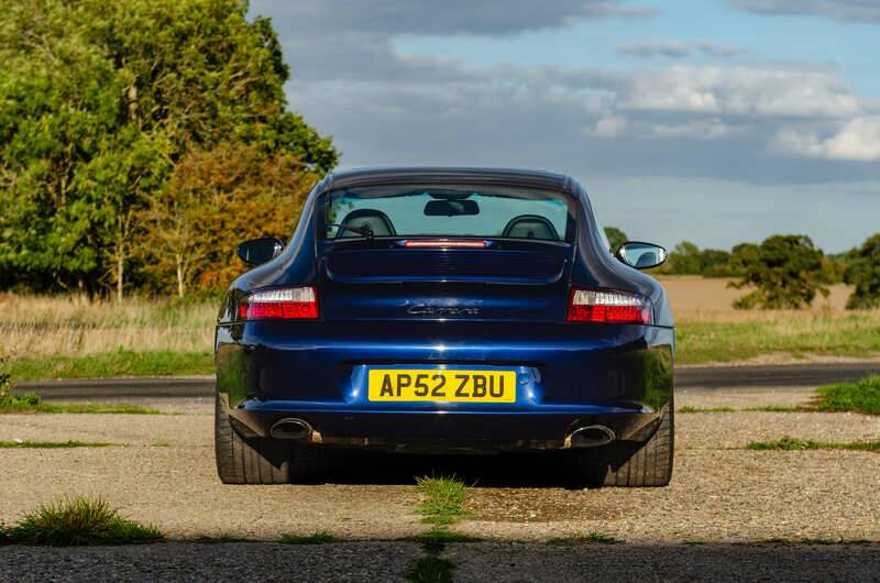 Afbeelding 6/12 van Porsche 911 Carrera (2002)