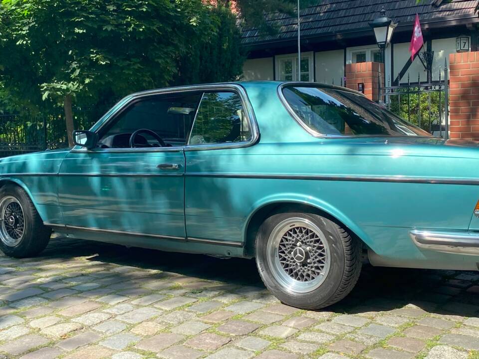 Image 9/66 of Mercedes-Benz 230 CE (1981)