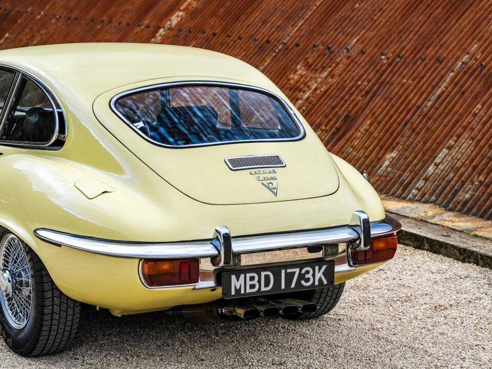 Bild 9/30 von Jaguar E-Type V12 (2+2) (1971)
