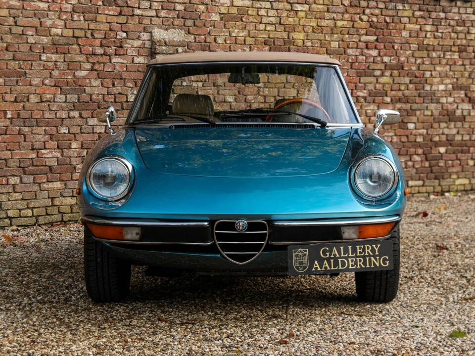 Image 13/50 of Alfa Romeo 2000 Spider Veloce (1981)