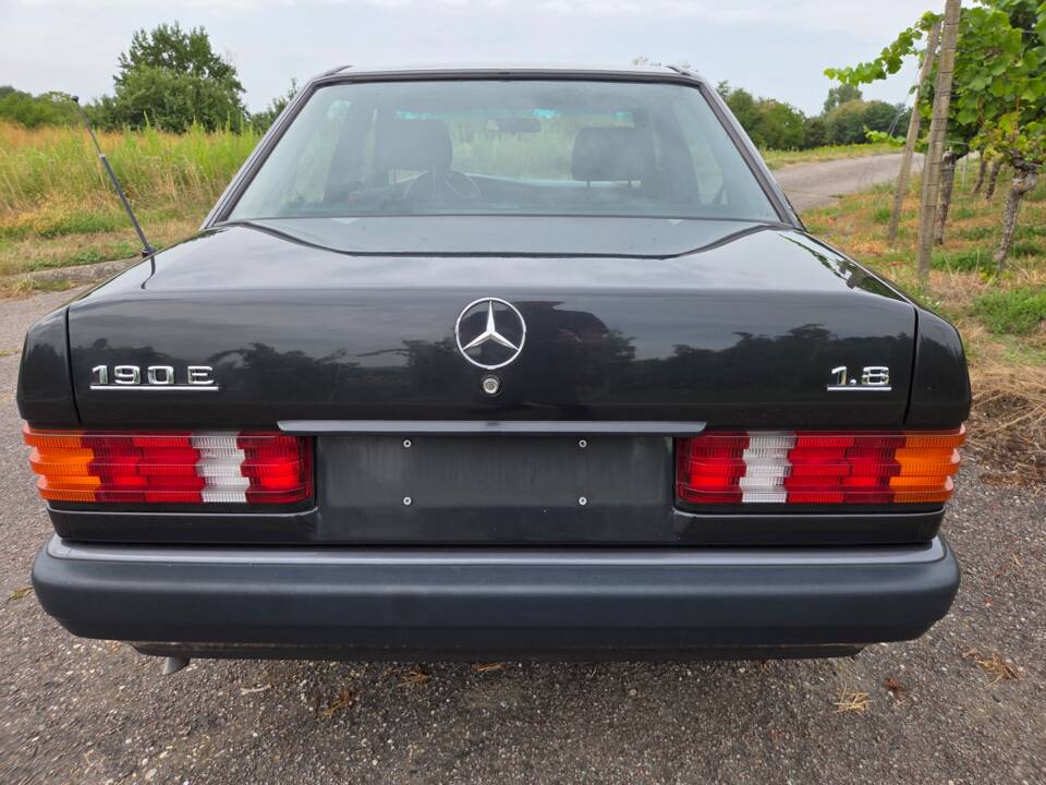 Bild 11/39 von Mercedes-Benz 190 E 1.8 (1992)