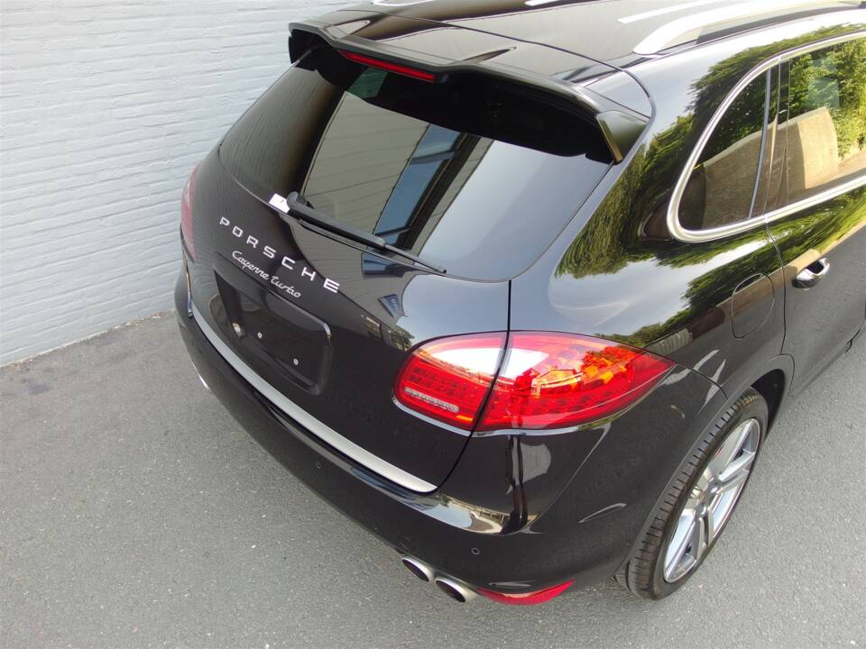 Bild 14/98 von Porsche Cayenne Turbo (2010)