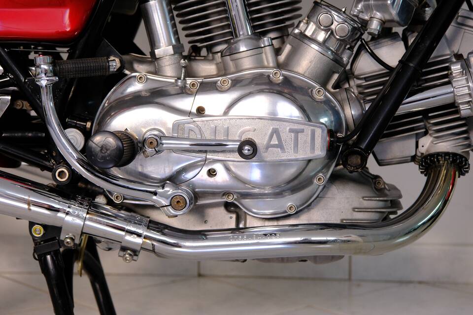 Immagine 6/96 di Ducati 750 GT (1974)