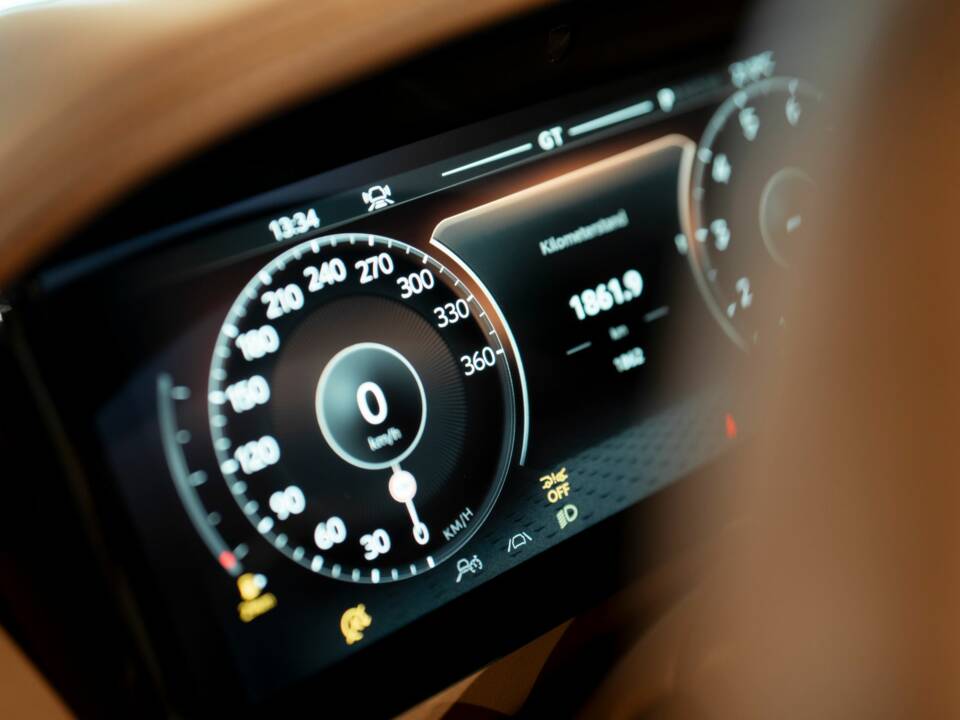Bild 38/51 von Aston Martin DB12 Volante (2024)