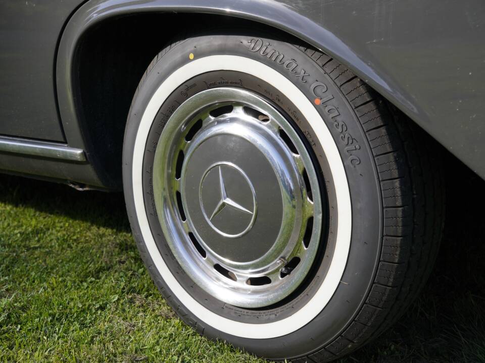 Bild 15/16 von Mercedes-Benz 280 S (1971)