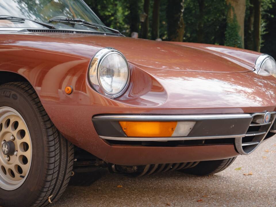 Image 17/34 of Alfa Romeo 2000 Spider Veloce (1980)