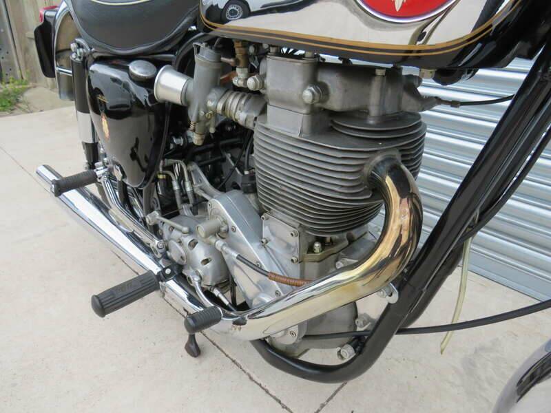 Image 16/45 of BSA DB 32 Gold Star (1959)
