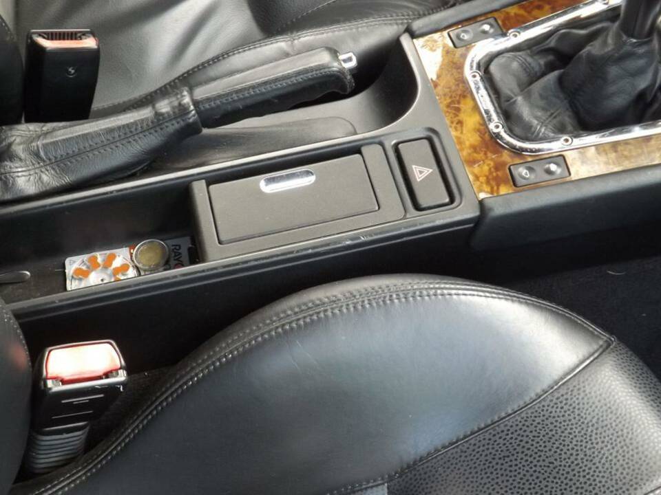Bild 18/50 von BMW Z3 Cabriolet 3.0 (2000)