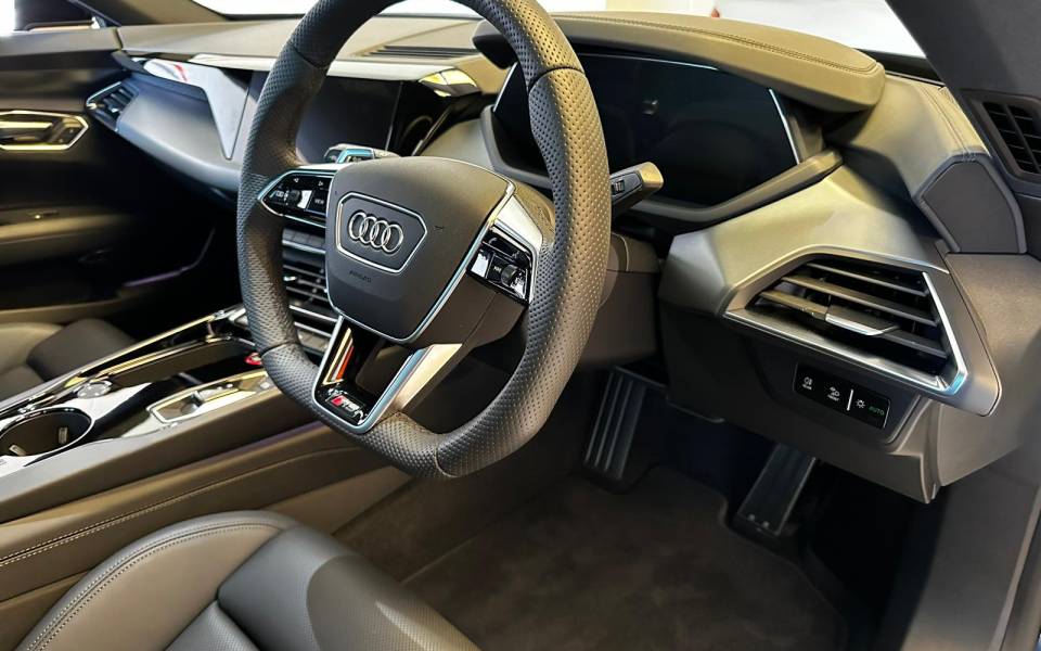 Image 39/50 de Audi e-tron GT quattro (2022)