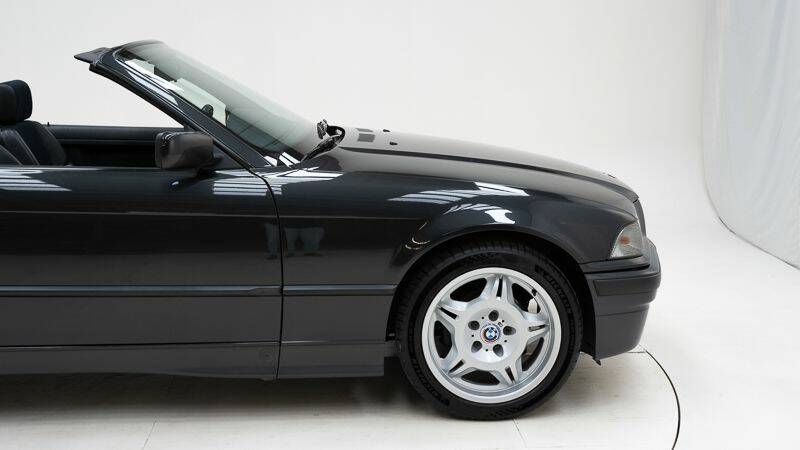 Image 11/15 of BMW 325i (1993)