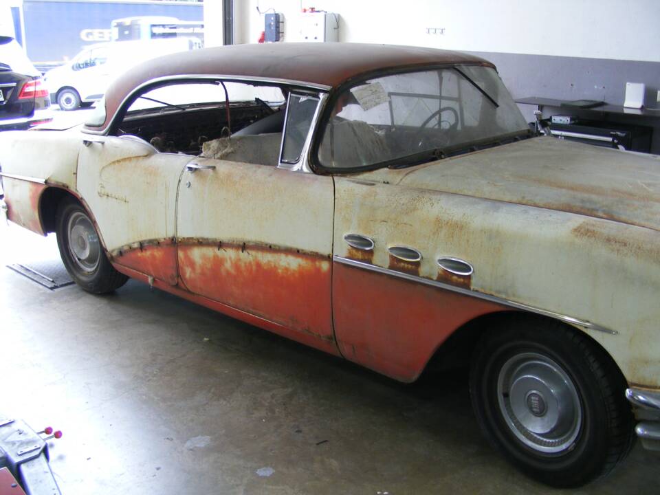 Image 3/56 of Buick 40 Special (1956)