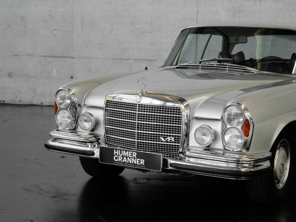 Image 36/49 de Mercedes-Benz 280 SE (1970)