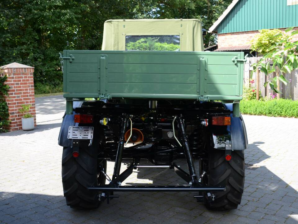 Image 23/71 of Mercedes-Benz Unimog U52 (1983)