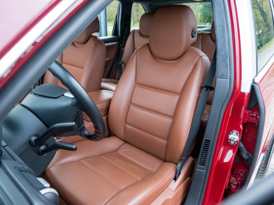 Image 30/45 of Porsche Cayenne Turbo (2009)