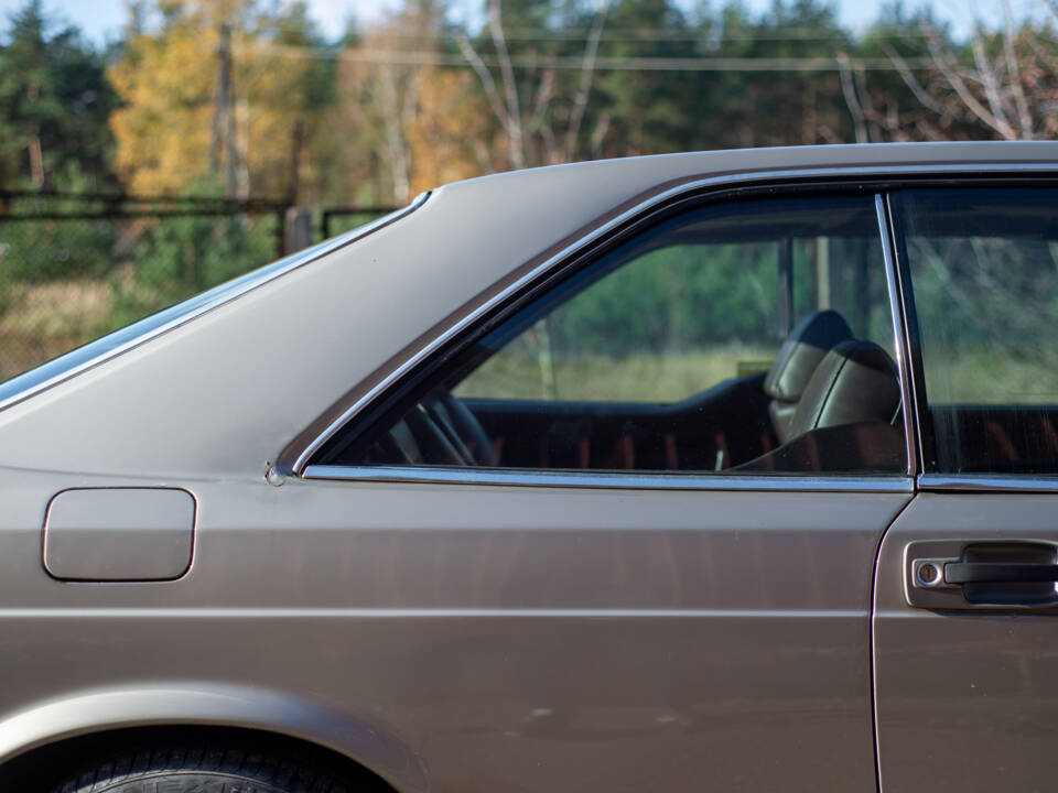 Image 16/95 of Mercedes-Benz 560 SEC (1985)