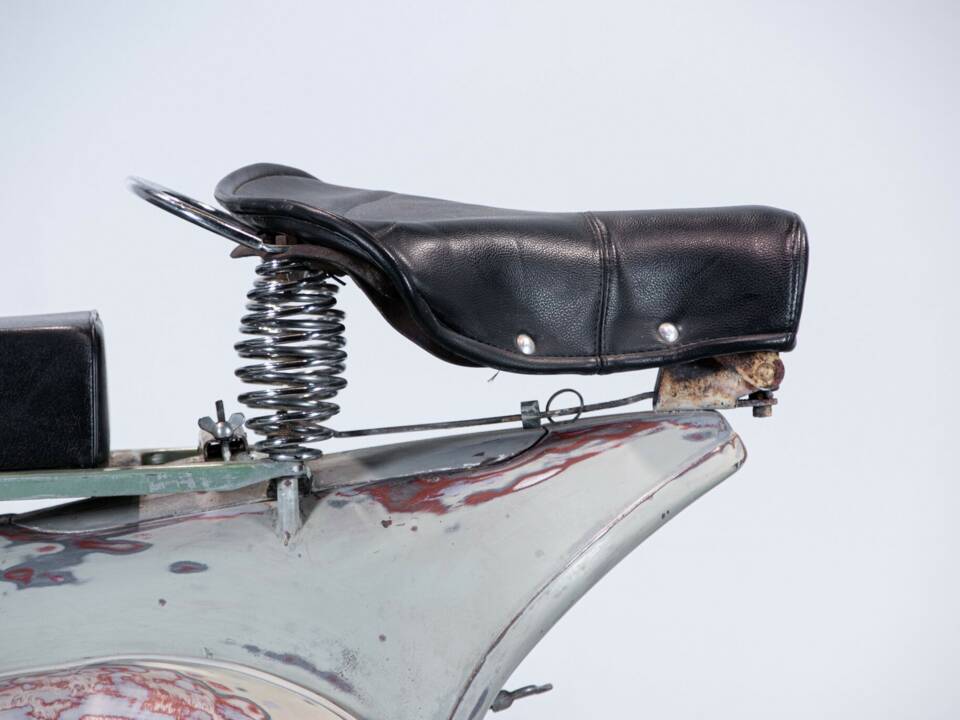Immagine 15/50 di Piaggio Vespa 125 (1954)