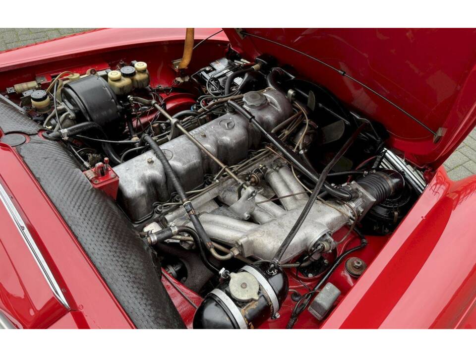 Image 25/36 de Mercedes-Benz 280 SL (1968)