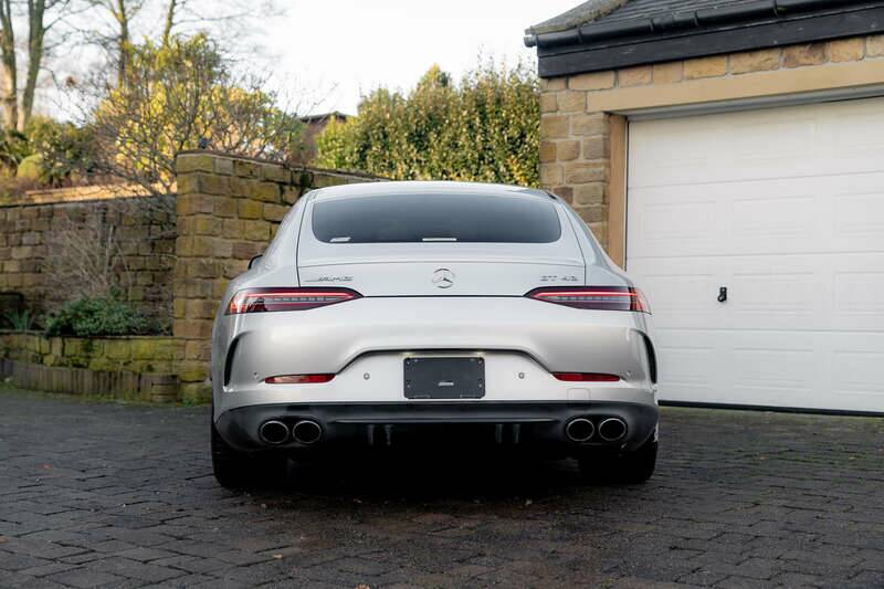 Image 11/50 of Mercedes-AMG GT 43 (2020)