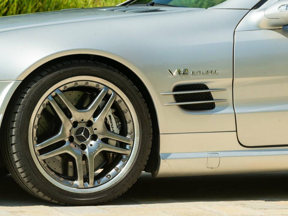 Image 26/50 de Mercedes-Benz SL 65 AMG (2005)