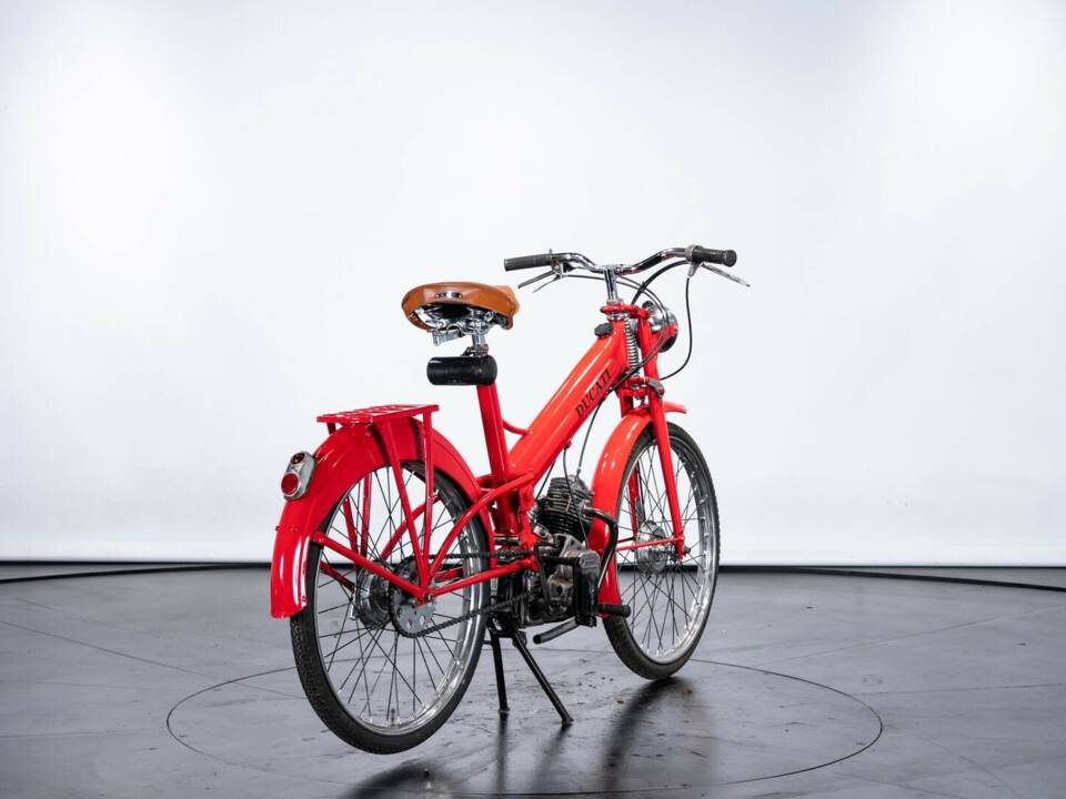 Image 3/50 de Ducati Cucciolo (1953)