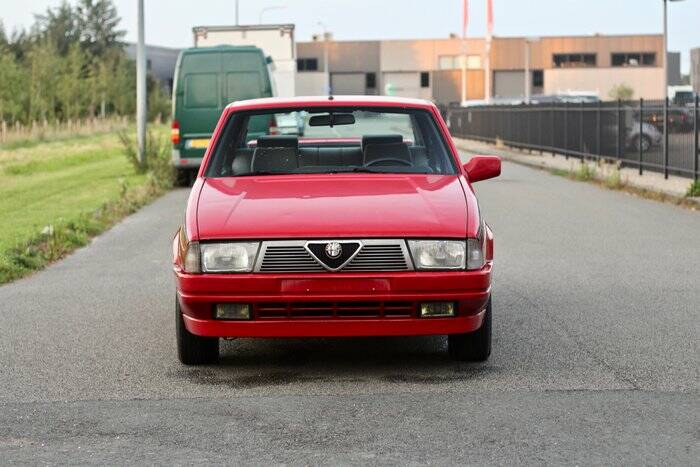 Imagen 4/7 de Alfa Romeo 75 1.8 (1988)